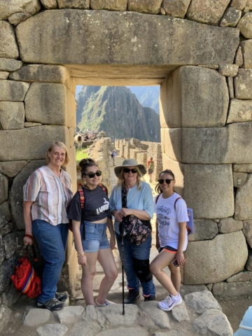 Machu Picchu Debbie, Ana, Veryle, Emilee